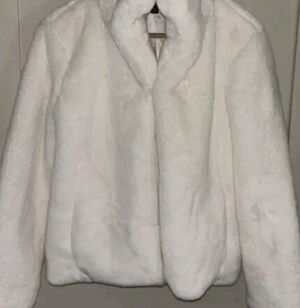 Elegant White Faux Fur Jacket Done By INC INTERNATIONAL 🔥🔥🔥